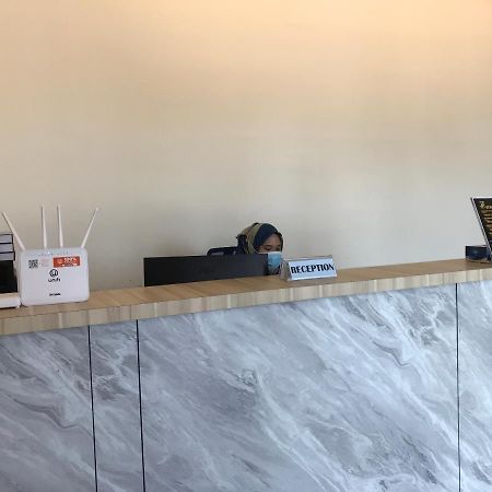 Oyo 90506 Z Stay Inn Hotel Simpang Renggam Εξωτερικό φωτογραφία