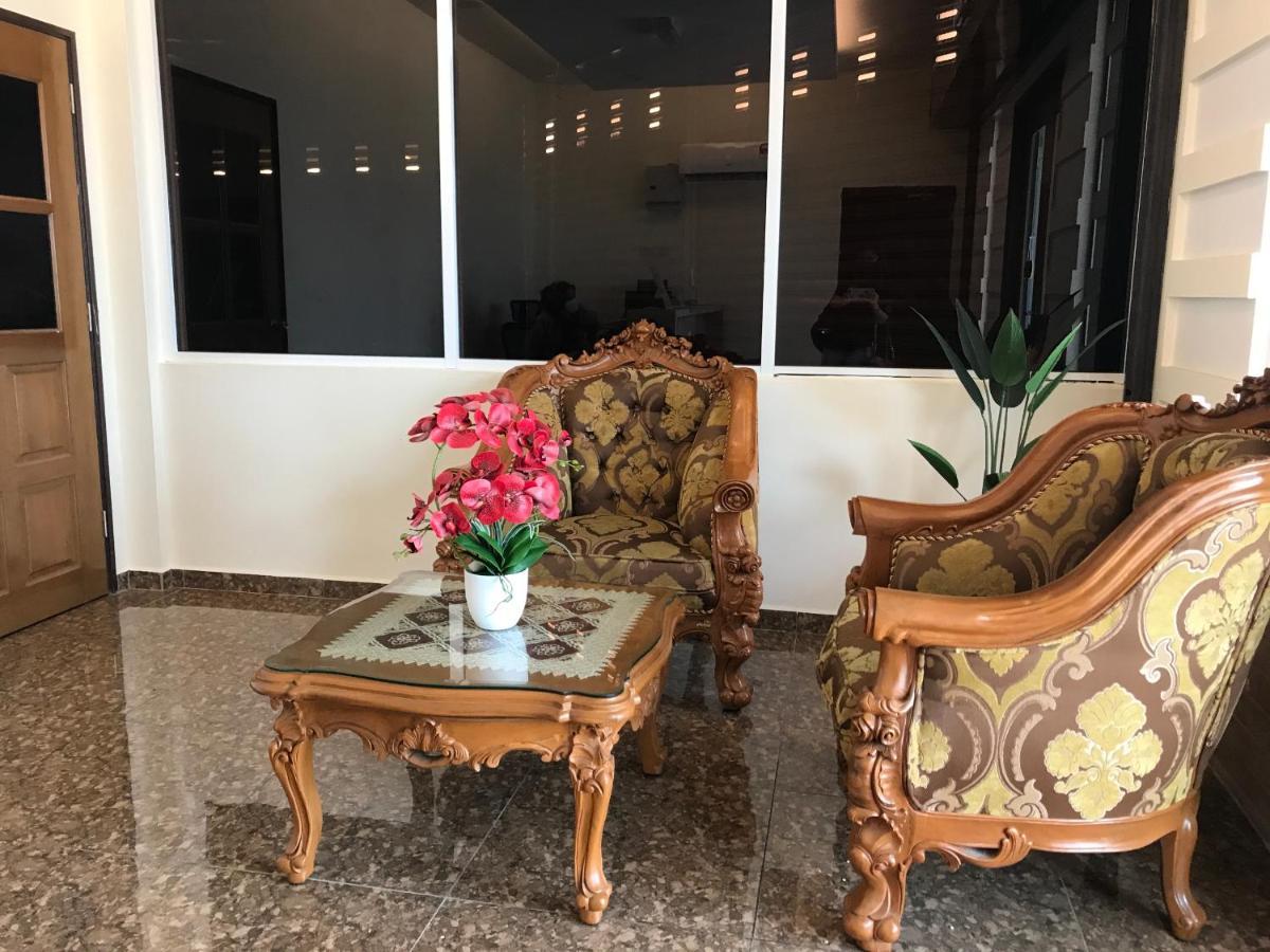 Oyo 90506 Z Stay Inn Hotel Simpang Renggam Εξωτερικό φωτογραφία