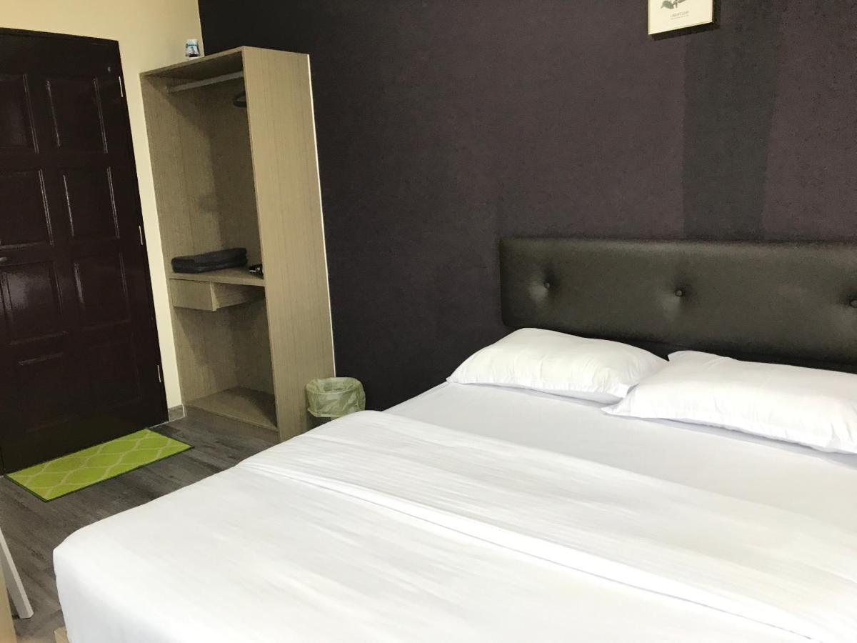 Oyo 90506 Z Stay Inn Hotel Simpang Renggam Εξωτερικό φωτογραφία